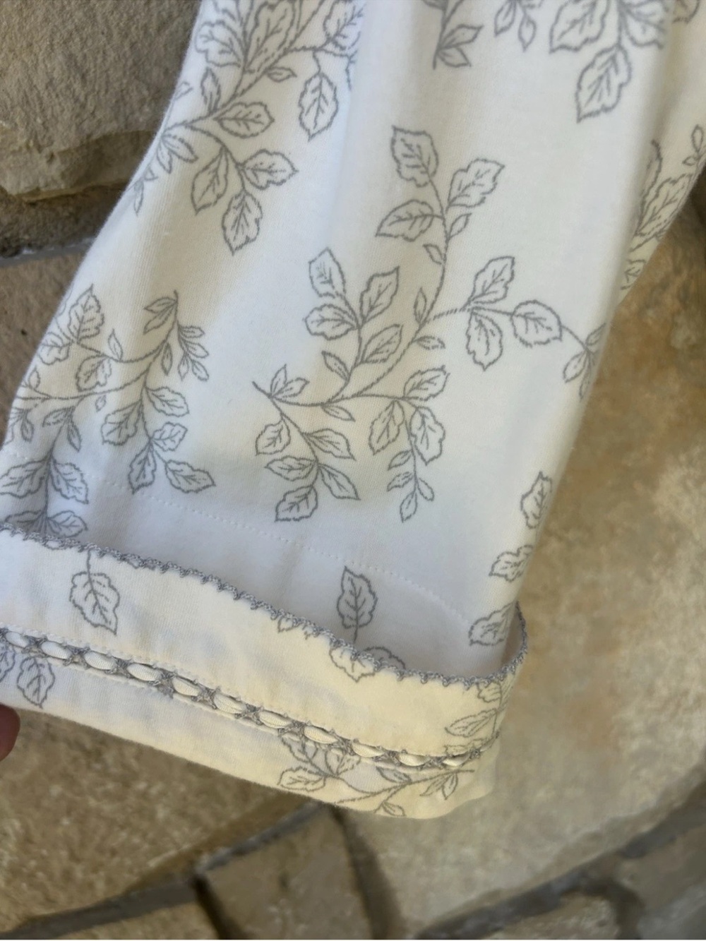 LIZ CLAIBORNE 100% Cotton Robe XL 18/20 Ivory Gray Floral Wrap Styling Excellent - Picture 9 of 13